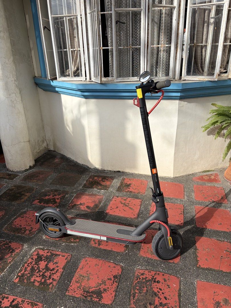 Xiaomi Scooter (Category: Skates, Rollerblades & Scooters) located in Las Pinas. Submitted by alsaclayan (Listing ID 1468883561, Image 1). Description: Used during my internship for going to the hospital from my dorm. No longer used since I am now working in another hospital..