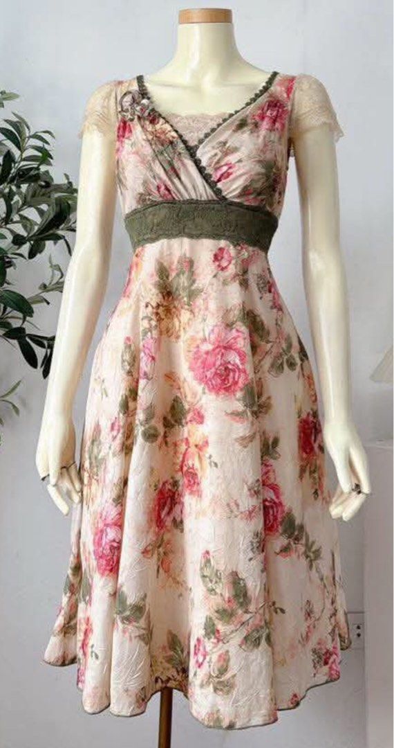 xs-s whimsy dress (Category: Dresses) located in Polanco. Submitted by adobongvelociraptor (Listing ID 1468886559, Image 2). Description: sp:500.