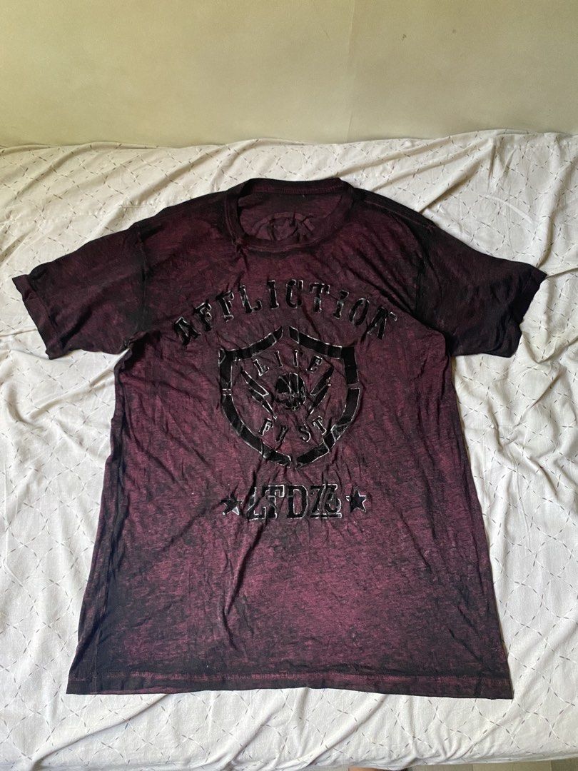 Y2k Affliction tee (Category: Tshirts & Polo Shirts ) located in Dumaguete. Submitted by hippiyippe (Listing ID 1468754145, Image 1). Description: .