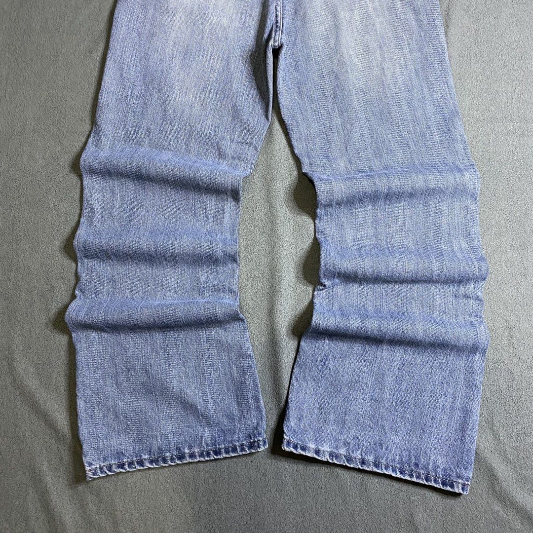 Y2k Baggy Pants (Category: Jeans) located in Dasmarinas. Submitted by slime_thrifts (Listing ID 1468846400, Image 3). Description: Y2k Baggy Pants 28 waist 40 length 9.5 hem Excellent No issue Ready to use ₱200 + sf.