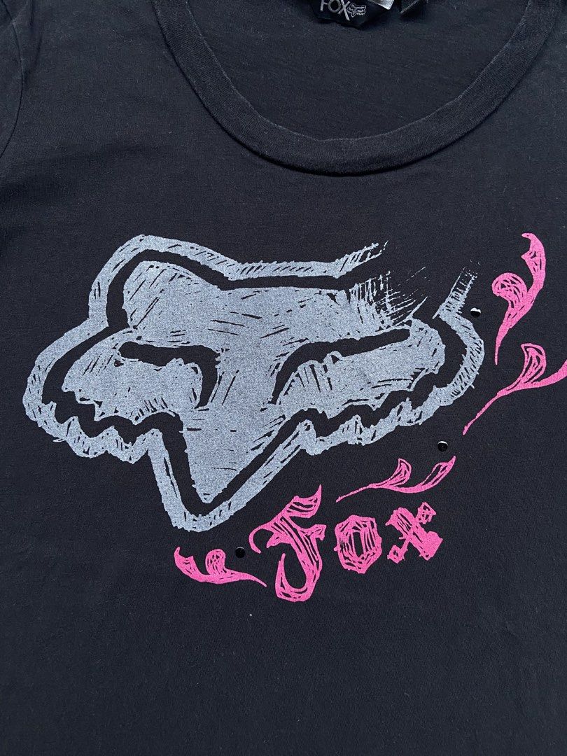 Y2K Grunge Fox Tee (Category: Blouses) located in General Santos City (Dadiangas). Submitted by kala_chuchi (Listing ID 1468808321, Image 3). Description: Size. Small 16 inches width 26 inches length Flaws. Pinhole Over all condition Excellent .