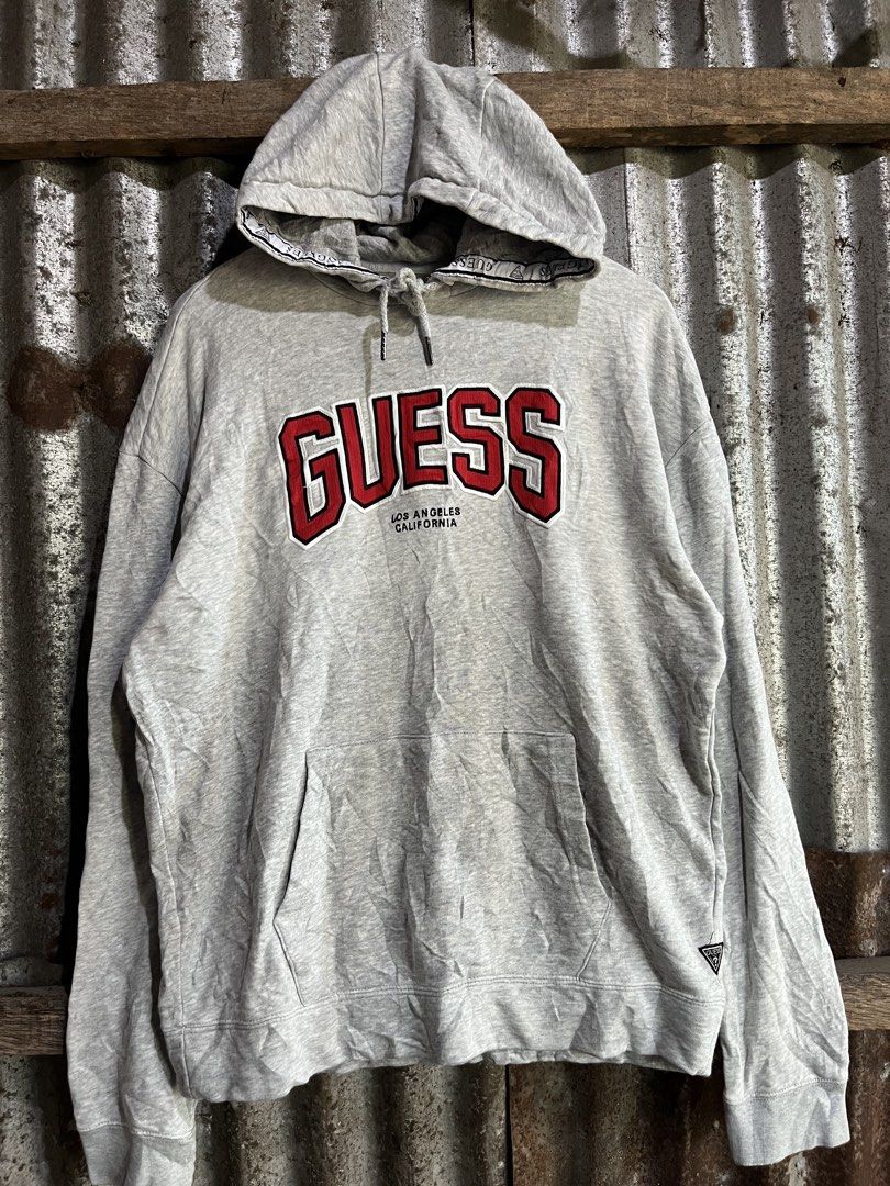 y2k Guess (Category: Coats, Jackets and Outerwear) located in Manila. Submitted by -thedropco (Listing ID 1468754348, Image 1). Description: Guess Hoodie No issue 💥 Measurement: Width : 23.5 Length: 26.5 .