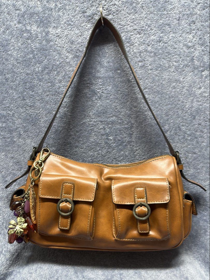 Y2k leather kili/shoulder bag (Category: Shoulder Bags) located in Quezon City. Submitted by jomsellsdope (Listing ID 1468721162, Image 1). Description: .