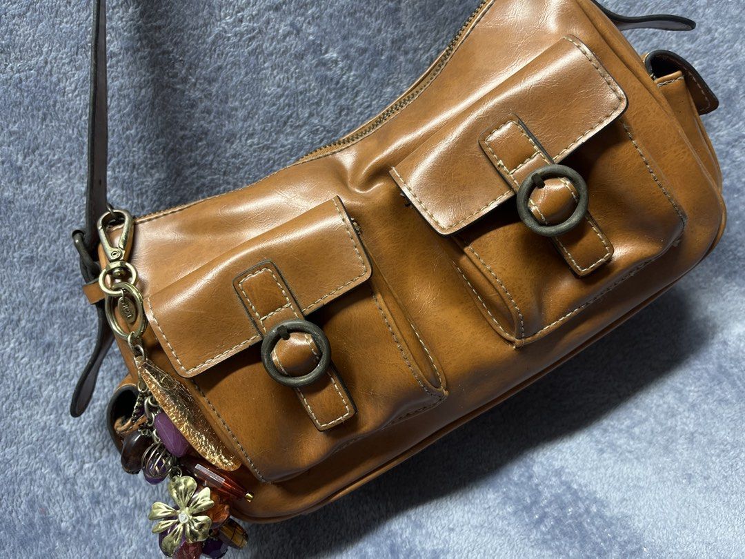 Y2k leather kili/shoulder bag (Category: Shoulder Bags) located in Quezon City. Submitted by jomsellsdope (Listing ID 1468721162, Image 2). Description: .