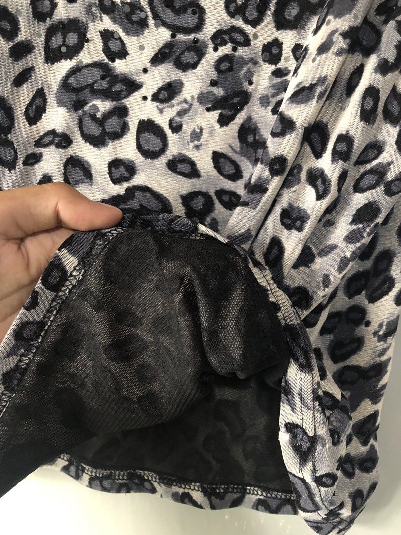 y2k leopard mesh black gray top w rhinestones (Category: Sleeveless) located in Alcala. Submitted by grisch (Listing ID 1468712553, Image 3). Description: no issue! like new condi rfs: decluttering size: s-m .