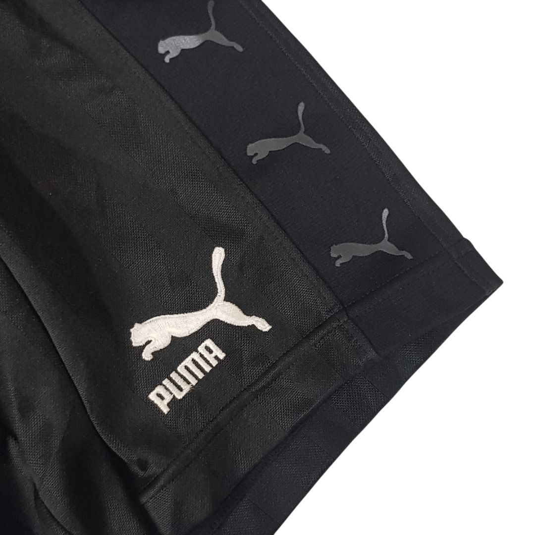 y2k Puma side tape oversized shorts (Category: Shorts) located in Cebu City. Submitted by dwightmendozasr (Listing ID 1468738366, Image 3). Description: y2k Puma side tape oversized shorts Best fit XL W- 29.0 L - 22.0 ~signs of usage which are normal for preloved items Php 200.00 + shipping fee CODE: OO9.