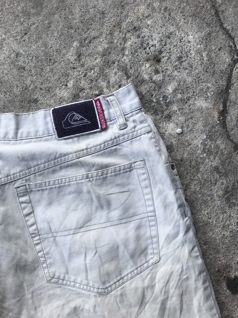 Y2k quiksilver jorts (Category: Shorts) located in Ligao. Submitted by klaifinds (Listing ID 1468714274, Image 3). Description: Forsale Y2k QuikSilver Authentic/legit Dimes 34/21 Issue: yellow stain 650 plus sf📥.
