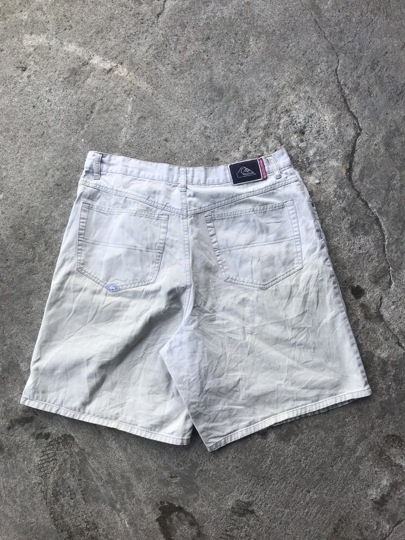 Y2k quiksilver jorts (Category: Shorts) located in Ligao. Submitted by klaifinds (Listing ID 1468714274, Image 2). Description: Forsale Y2k QuikSilver Authentic/legit Dimes 34/21 Issue: yellow stain 650 plus sf📥.