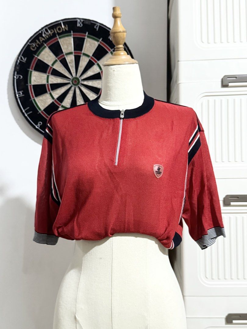 Y2k Style Red Croptop (Category: Others Tops) located in Manila. Submitted by thechobecloset (Listing ID 1468824623, Image 1). Description: FIX PRICE Size: S-M Thrifted.