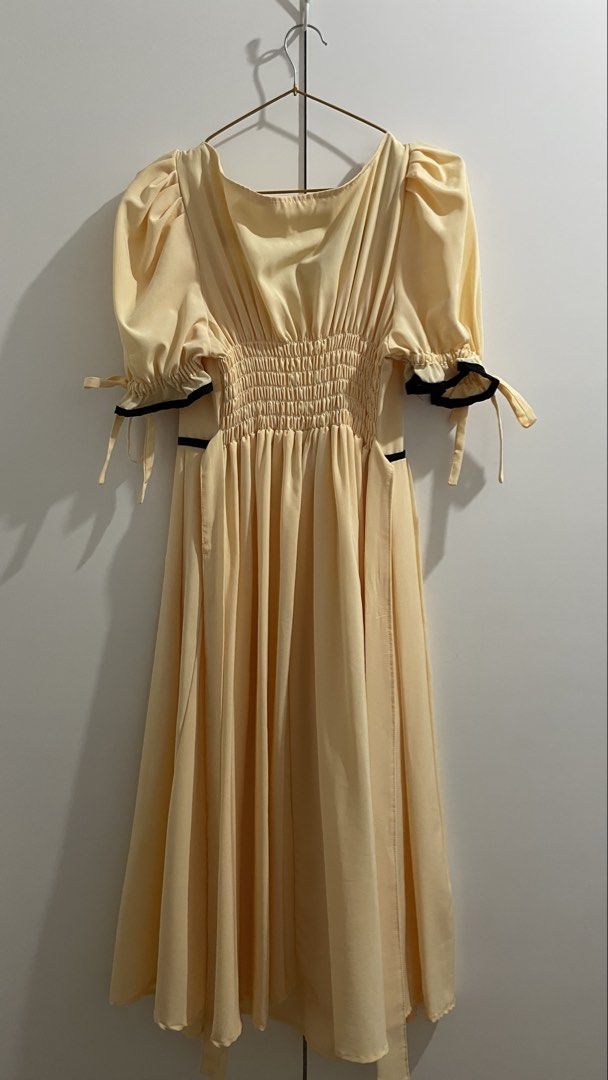 Yellow Formal Dress (Category: Dresses) located in Subic. Submitted by chunette_ (Listing ID 1468915722, Image 3). Description: (W/ waist tie) Waist 24-30in Bust 26-40in Length 45in.