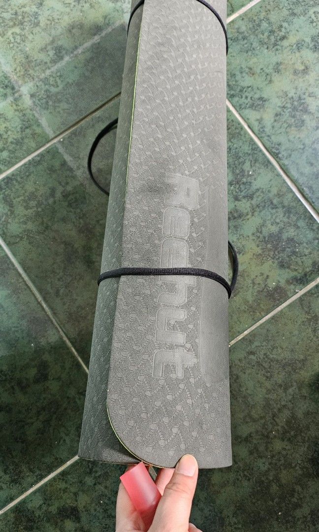 Yoga Mat (Category: Exercise Mats) located in Manila. Submitted by venus_se (Listing ID 1468787018, Image 3). Description: .