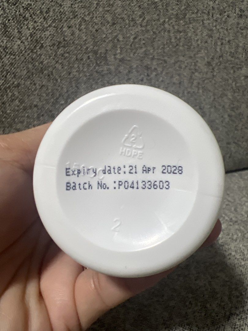 Young-Basic Melatonin Tablet 60 Tablets (Category: Vitamins & Supplements) located in Singapore. Submitted by michellene (Listing ID 1468817821, Image 2). Description: - Brand: Young-basic Melatonin Supplement - Condition: Brand new, unopened with seal intact - Quantity: 60 tablets (0.5g per tablet, 30g total net content) - Benefits: Helps regulate and improve sleep routines - Expiry Date: 21 April 2028 (Batch No: P04133603) - Packaging: White bo