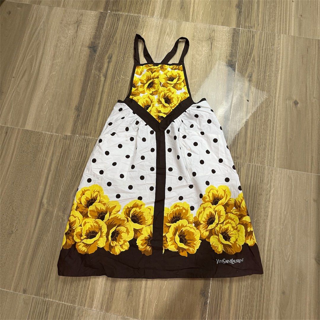 YSL Apron (Category: Luxury Accessories) located in Bulacan. Submitted by letsfindukaywithme (Listing ID 1468792045, Image 1). Description: YSL Apron Like new No issue +sf payment first Ship via J&T.