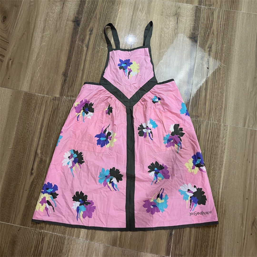 YSL Apron (Category: Luxury Accessories) located in Bulacan. Submitted by letsfindukaywithme (Listing ID 1468792369, Image 1). Description: YSL Apron Cut tag Like new No issue +sf payment first Ship via J&T.
