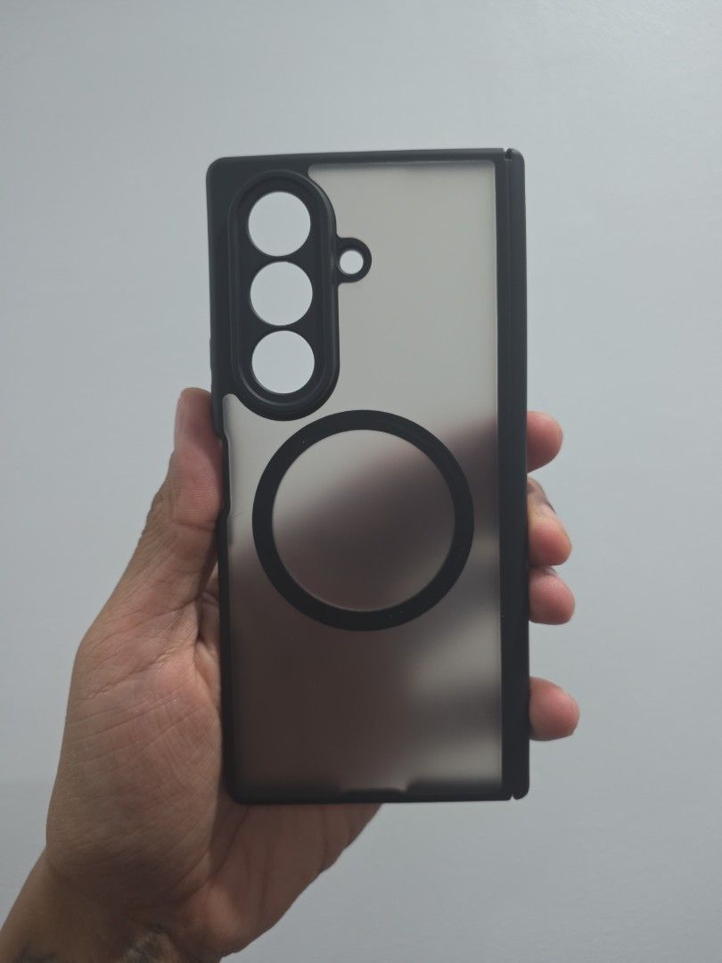 Z FOLD 8 ULTRA Case (Category: Cases & Sleeves) located in Mandaluyong City. Submitted by rndm.stuff (Listing ID 1468875206, Image 1). Description: 💯MAKE READING A HABIT! 👌RFS: Decluttering, too many cases already 👌Buyer Books and Shoulders SF.