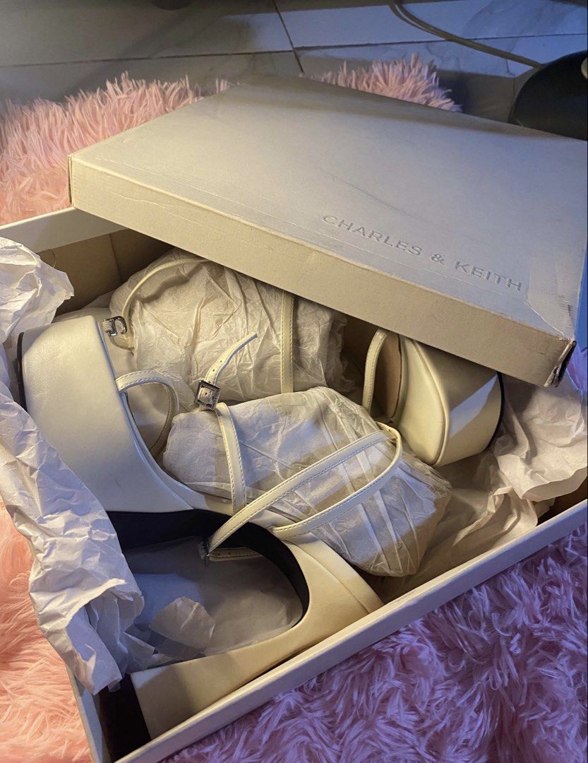 Zara 5inch white heels (Category: Foot Care) located in Manila. Submitted by bravecrystal-bd85d8 (Listing ID 1468904989, Image 2). Description: may minor scratches lang size 37.