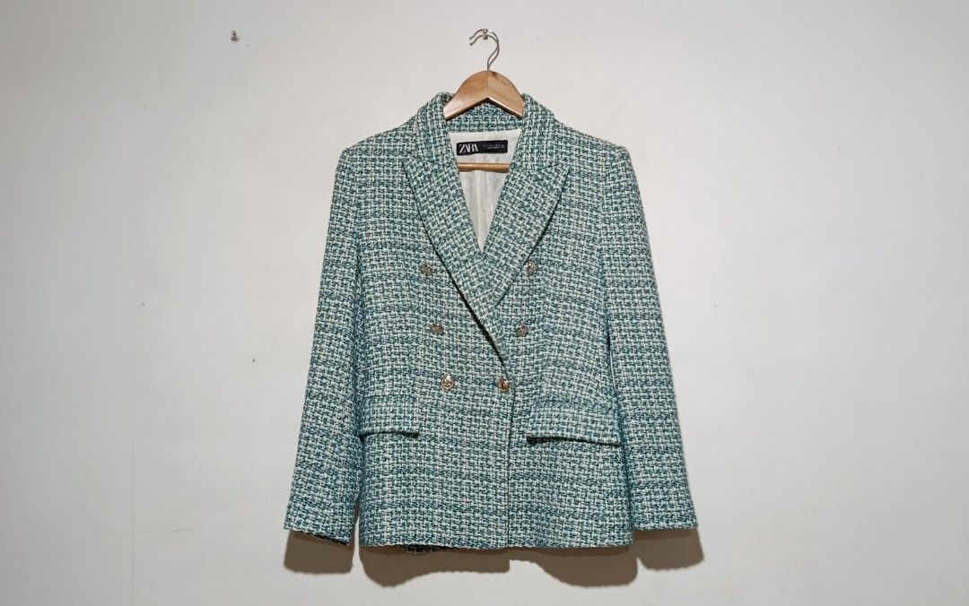 Zara - Textured Double-Breasted Tweed Blazer - Green/Blue Pattern (Category: Coats, Jackets and Outerwear) located in San Fernando. Submitted by son.twice.stuff (Listing ID 1468855709, Image 2). Description: Item: Zara - Textured Double-Breasted Tweed Blazer - Green/Blue Pattern Tagged Size: Small Fit Small To Medium Dimensions Length: 27.5" Width: 18" Shoulder: 17" Sleeve: 22.5" Condition: Excellent Price: 1800 Free Shipping.