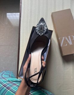 (Category: ) located in . Submitted by selahthriftedclothing (Listing ID 1468749995, Image 1). Description: .