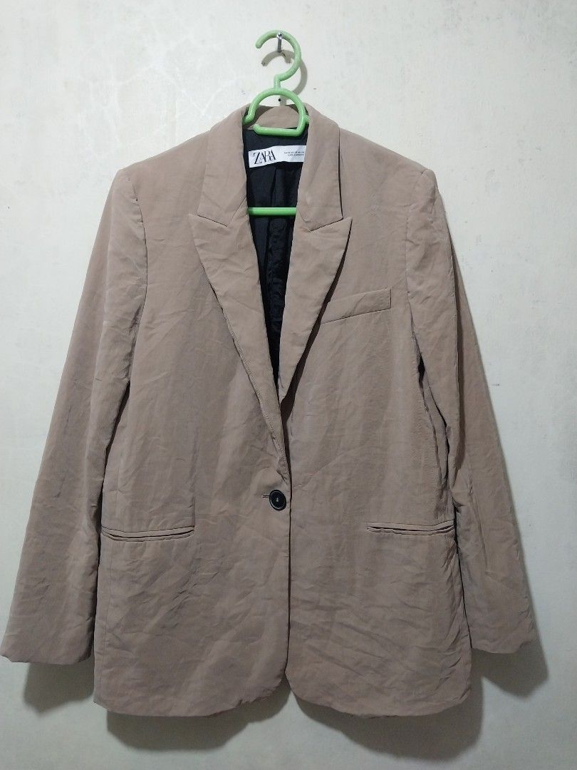 Zara brown Blazer (Category: Coats, Jackets and Outerwear) located in Manila. Submitted by PrinceDani.Clothing (Listing ID 1468763358, Image 3). Description: zara brown women blazer xs on tag medium to semi large fit 19in width 28in length excellent condition .