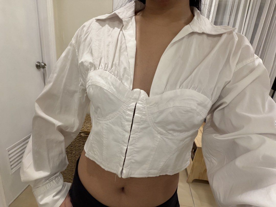 Zara corset (Category: Longsleeves) located in Las Pinas. Submitted by pascual.drea (Listing ID 1468845561, Image 2). Description: Zara long sleeve corset Rfs too big now.