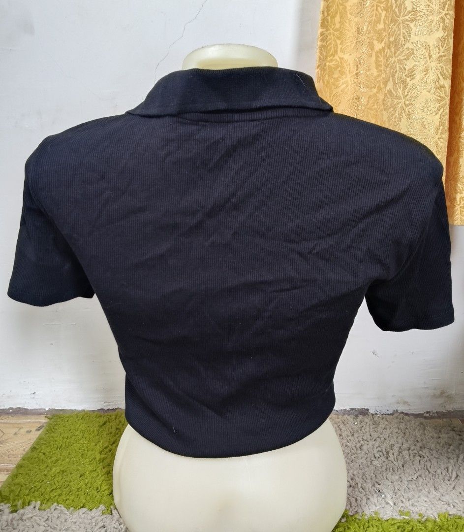 Zara cropped polo (Category: Shirts) located in Midsayap. Submitted by leighdeelovelylocks (Listing ID 1468715861, Image 3). Description: .