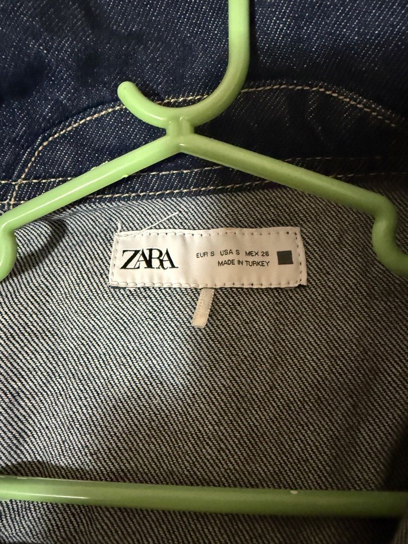 Zara Denim Crop Jacket Size S (Category: Coats, Jackets and Outerwear) located in Cebu City. Submitted by jocapin32 (Listing ID 1468733675, Image 3). Description: - Brand: Zara - Size: S (EUR S, USA S, MEX 26) - Color/Wash: Dark blue denim - Origin: Made in Turkey - Design: Short boxy cut, high collar, front pockets, and contrast stitching - Condition/Vibe: Great casual outerwear for everyday wear - DM for inquiries or fast checkout!.