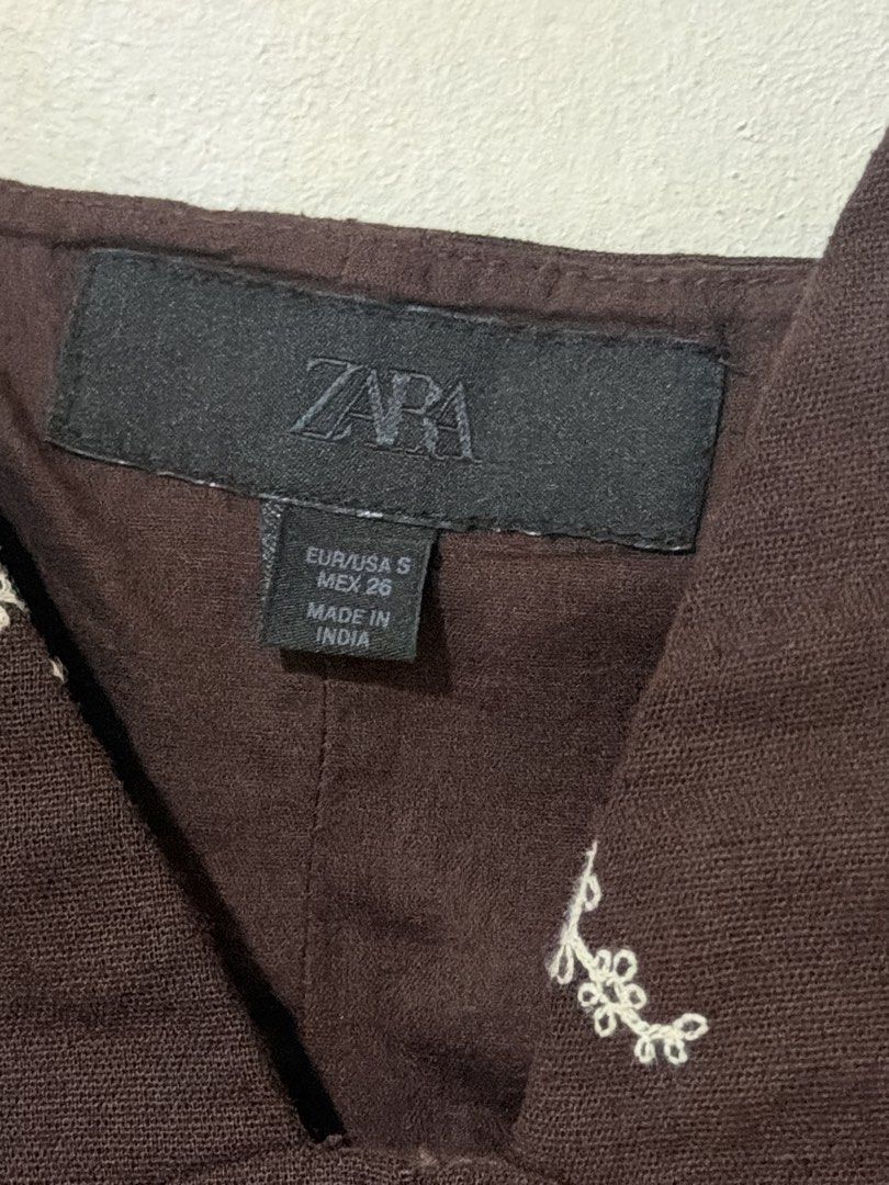 Zara Embroidered Lace Top (Category: Sleeveless) located in Carmona. Submitted by beaburrito (Listing ID 1468815834, Image 2). Description: .