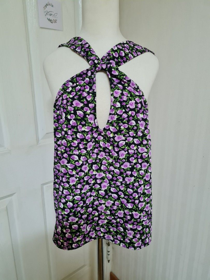 Zara Floral Top (Category: Sleeveless) located in Baguio. Submitted by k_style_co_preloved (Listing ID 1468770266, Image 2). Description: ON SALE! SALE! SALE! 🎉 ✨ SALE GUIDELINES ✨ 📌 Fixed Price Only – All sale items are offered at their final prices. No haggling or further negotiations, please. ❤️ 📏 Flat-Lay Measurements: Fit to s-m body frame 🔎 Flaws/Remarks: Authentic zara 💯. 💸 PAYMENT METHOD: bank transfer, gcash 📦 SHIPPING: Via J&T Ex