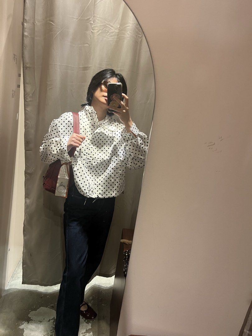 zara insp polka dot jacket (Category: Coats, Jackets and Outerwear) located in Pasig City. Submitted by yes_available (Listing ID 1468732353, Image 2). Description: xs on tag but can fit up to M .