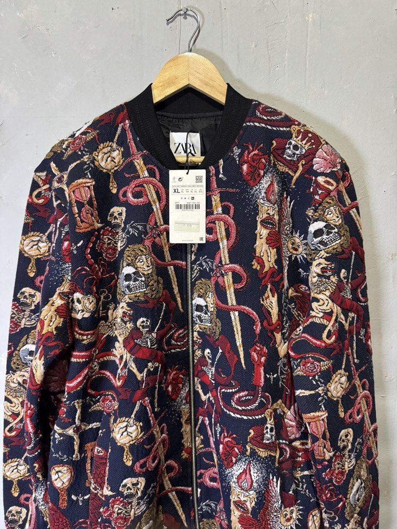 Zara Jacquard Embroidered bomber jacket Skull (Category: Coats, Jackets and Outerwear) located in Puerto Princesa. Submitted by chiefofstuffshopph (Listing ID 1468779394, Image 2). Description: Zara Jacquard Embroidered Bomber Jacket Skull (Rare) Size XL Chest 25” Length 29” Sleeve Length 36” Shoulder: 20” Bottom 18” 3,800 plus sf DM 📩 .