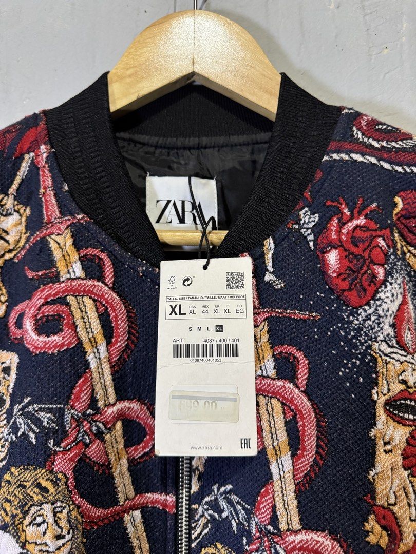 Zara Jacquard Embroidered bomber jacket Skull (Category: Coats, Jackets and Outerwear) located in Puerto Princesa. Submitted by chiefofstuffshopph (Listing ID 1468779394, Image 3). Description: Zara Jacquard Embroidered Bomber Jacket Skull (Rare) Size XL Chest 25” Length 29” Sleeve Length 36” Shoulder: 20” Bottom 18” 3,800 plus sf DM 📩 .