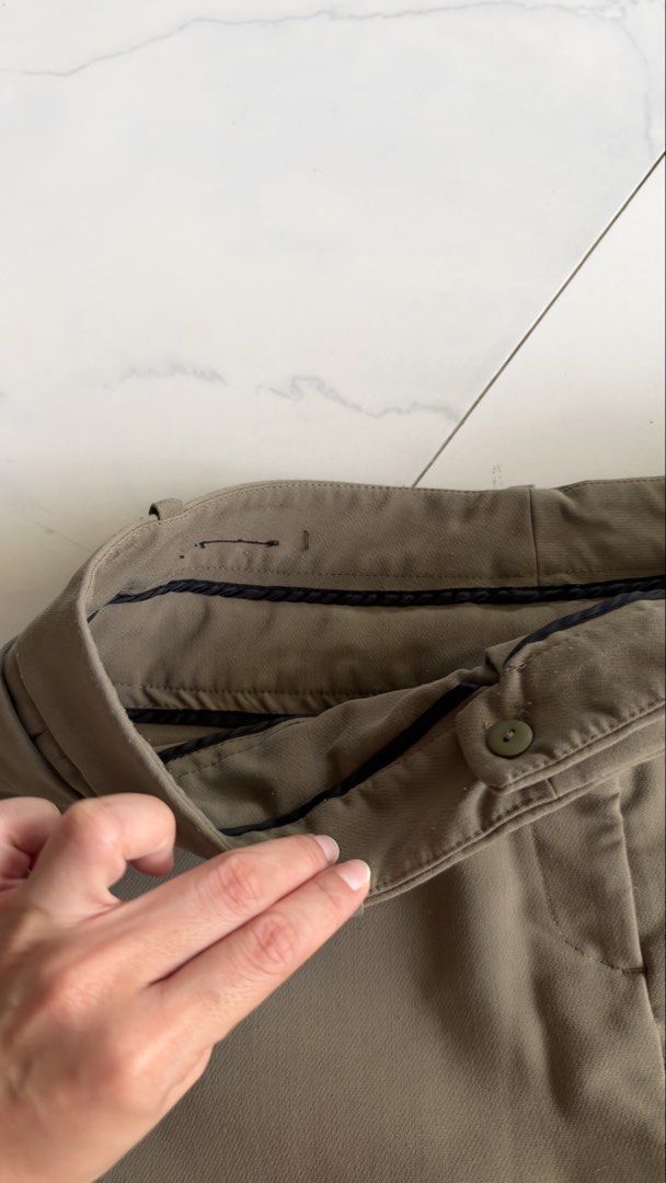 Zara Khaki Double Belt Skort (Category: Skirts) located in Manila. Submitted by patc20 (Listing ID 1468791429, Image 3). Description: - Original Zara but cut tag - Size: XL - Color: Olive green .