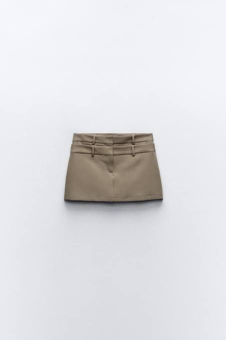 Zara Khaki Double Belt Skort (Category: Skirts) located in Manila. Submitted by patc20 (Listing ID 1468791429, Image 1). Description: - Original Zara but cut tag - Size: XL - Color: Olive green .