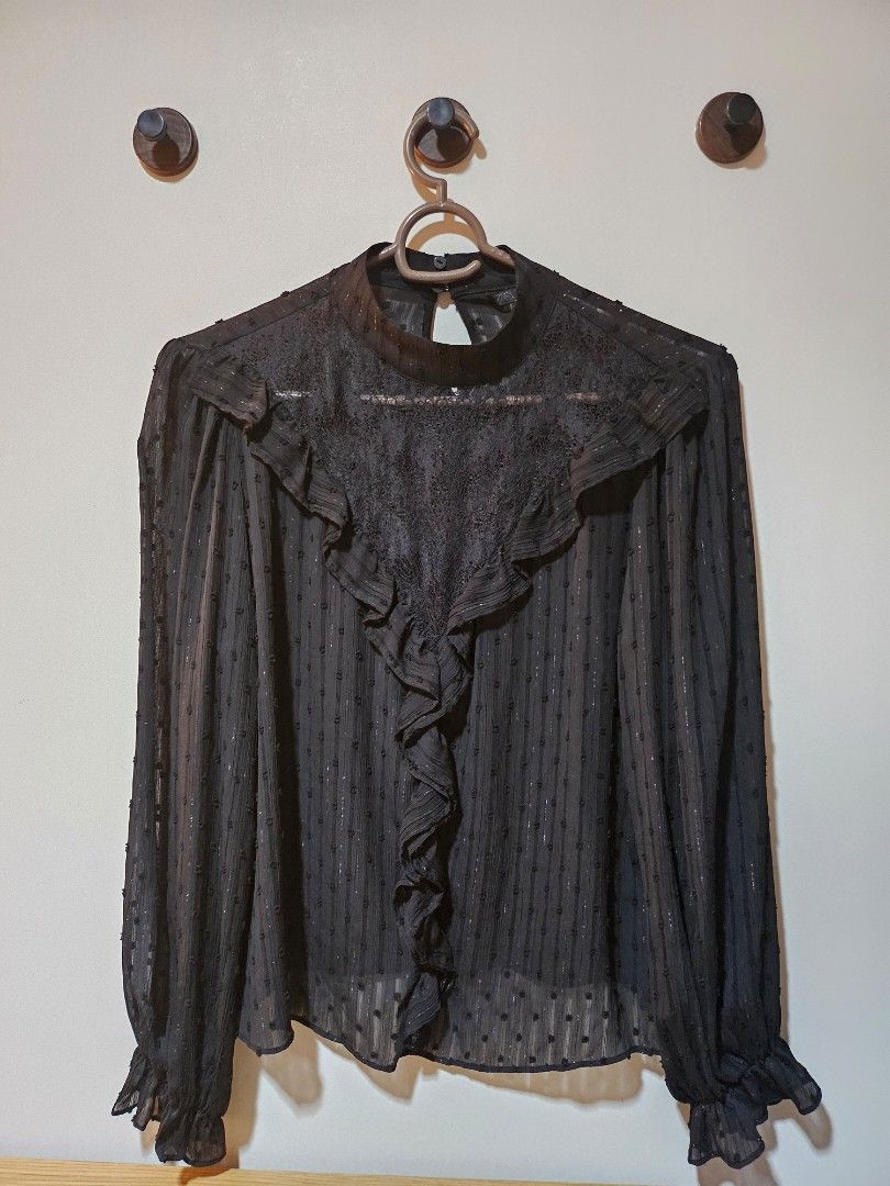 Zara Lace Long Sleeves (Black) (Category: Longsleeves) located in Quezon City. Submitted by nndvy (Listing ID 1468853918, Image 1). Description: - Brand: Zara (bought from Trinoma) - Size: L - Bust Width: 56cm - Length: 65cm - Condition: Never worn. No flaws to declare - RFS: Decluttering - MOP: Gcash, BPI, Unionbank, BDO - Delivery: GrabExpress, Lalamove, LBC (shouldered by buyer).