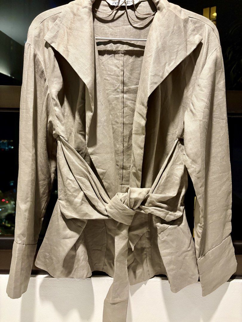 Zara Linen Blazer/Jacket (Category: Coats, Jackets and Outerwear) located in Taguig. Submitted by loise001_of_rewear (Listing ID 1468851307, Image 1). Description: Zara belted linen blazer. 100% linen Size XS No returna or exchanges. Please feel free to ask questions before purchase..
