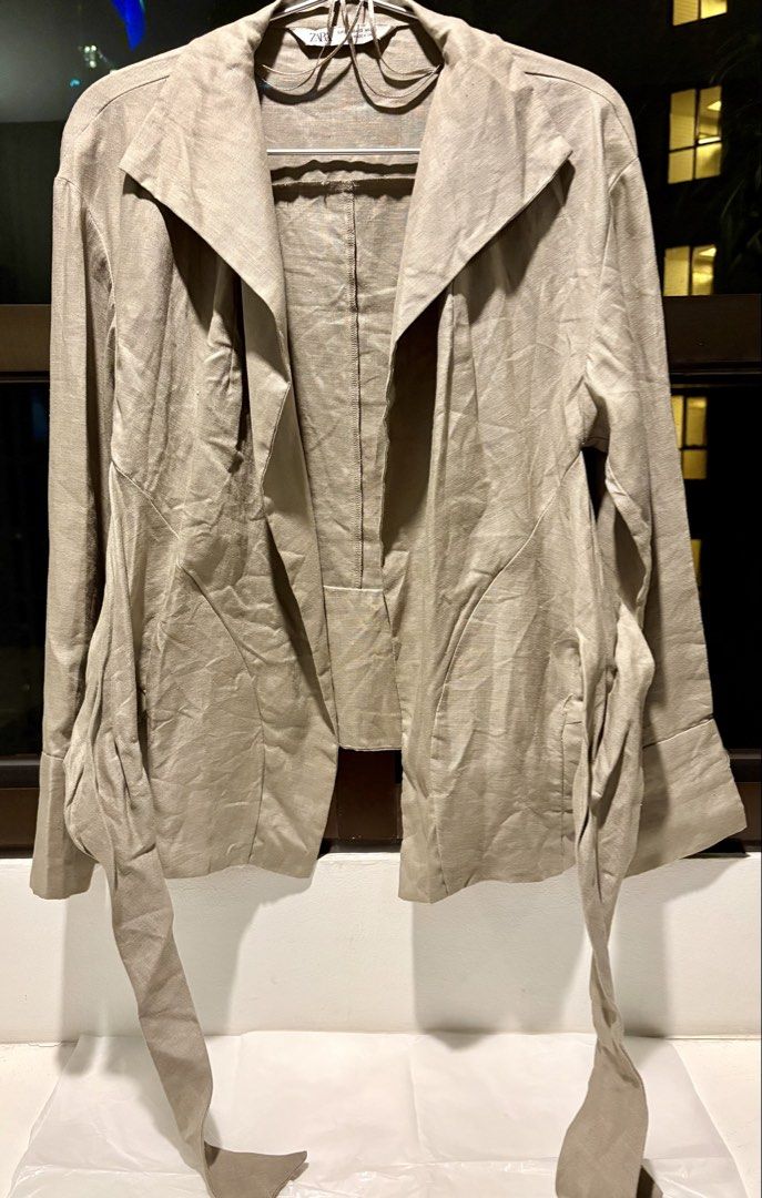 Zara Linen Blazer/Jacket (Category: Coats, Jackets and Outerwear) located in Taguig. Submitted by loise001_of_rewear (Listing ID 1468851307, Image 2). Description: Zara belted linen blazer. 100% linen Size XS No returna or exchanges. Please feel free to ask questions before purchase..