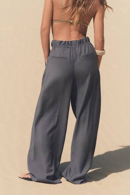 Zara Paperbag Trousers (Category: Other Bottoms) located in Paranaque City. Submitted by peppita (Listing ID 1468778195, Image 2). Description: Altered length to fit 5'2 Length is 39in Fits up to XXL, waist is garterized 2 front pockets 🌺 LAST PRICE POSTED UNLESS YOU BUY 2 OR MORE ITEMS 🌺 No Sh0pee checkout 🌺 No when worn photos unless already posted 🌺 2 day reservation only 🌺 MOP: GCash, Maya, UB, BPI.