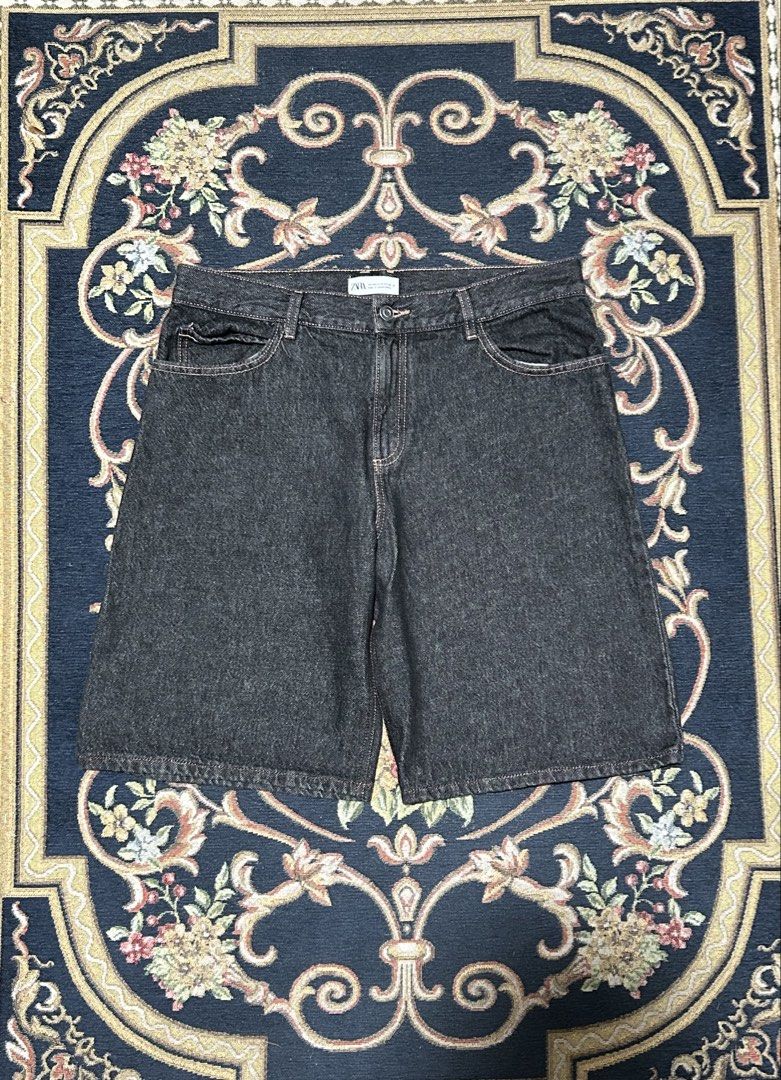 Zara Raw Denim Jorts (Category: Shorts) located in Manila. Submitted by blessed.drei (Listing ID 1468835227, Image 2). Description: As New Condition Waist 34 Length 21 No Issues ₱400 + Ship 📍 Deca, Tondo Manila.
