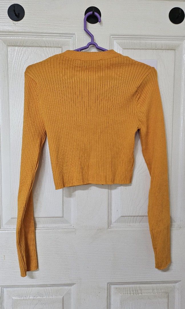 Zara Ribbed Cardigan (Category: Coats, Jackets and Outerwear) located in Baguio. Submitted by k_style_co_preloved (Listing ID 1468766274, Image 2). Description: .