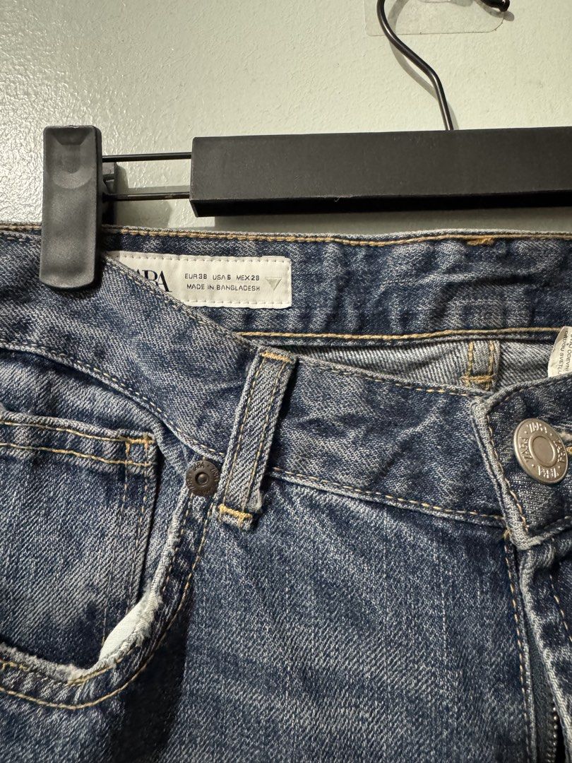 Zara semi flared denim jeans (Category: Jeans) located in Pateros City. Submitted by thetidyfind (Listing ID 1468835909, Image 3). Description: .