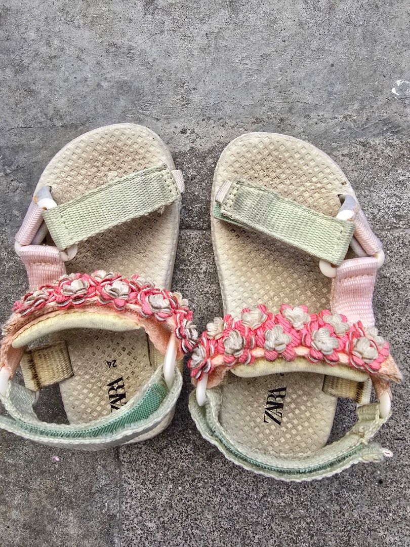 Zara shoes (Category: Babies & Kids Fashion) located in Quezon City. Submitted by aslvn (Listing ID 1468714336, Image 1). Description: original zara sandals. both from thr store. size 24. needs cleaning. was not stored properly when we moved. location: fairview, QC.