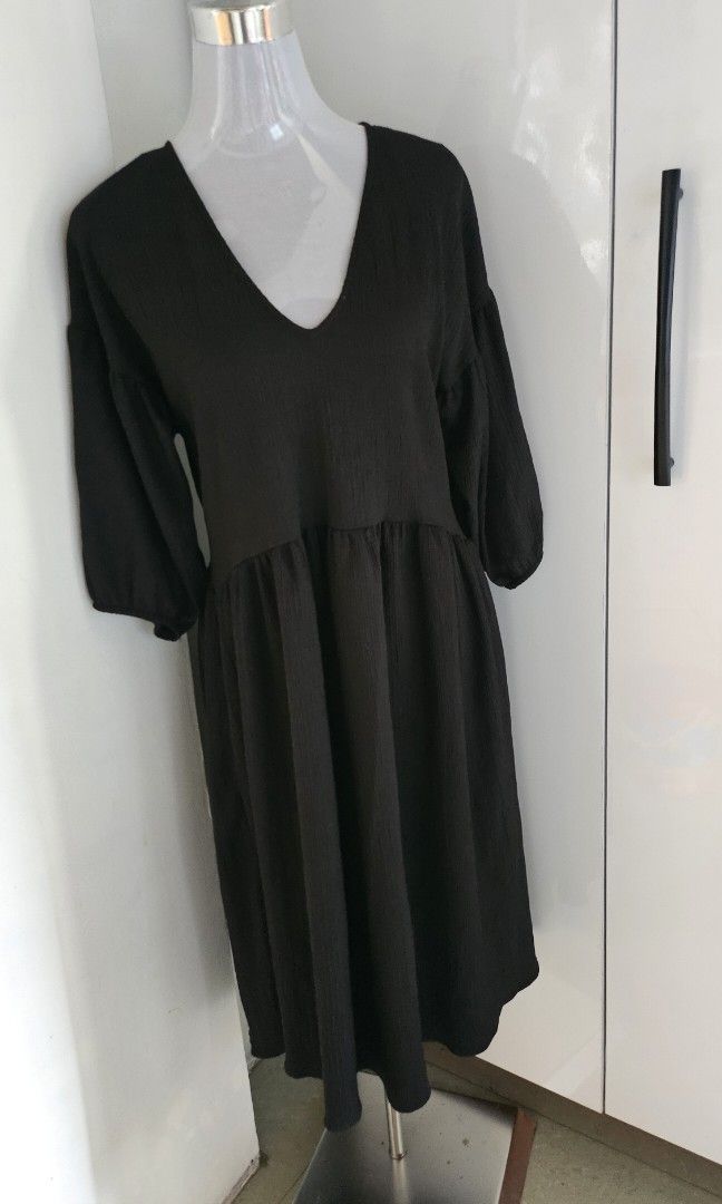 Zara Textuted Dress (Category: Dresses) located in Baguio. Submitted by k_style_co_preloved (Listing ID 1468735355, Image 3). Description: ON SALE! SALE! SALE! 🎉 ✨ SALE GUIDELINES ✨ 📌 Fixed Price Only – All sale items are offered at their final prices. No haggling or further negotiations, please. ❤️ 📏 Flat-Lay Measurements: S on tag but best fit to M- semi L 🔎 Flaws/Remarks: In excellent used condition Please check the item details carefully 