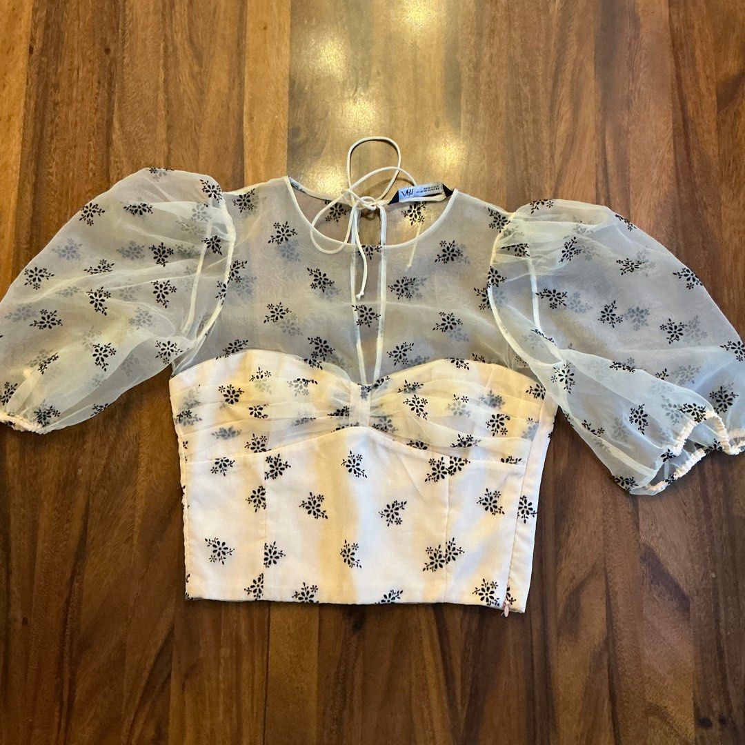 Zara Top (Category: Blouses) located in Cebu City. Submitted by annikahabdul (Listing ID 1468719770, Image 1). Description: .