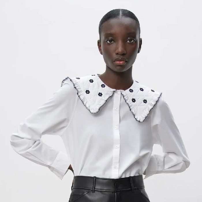 Zara Top (Category: Longsleeves) located in Manila. Submitted by love.lyxph (Listing ID 1468741581, Image 1). Description: Zara white long-sleeve cotton blouse •statement collar with black floral embroidery Best fit xs to semi medium.