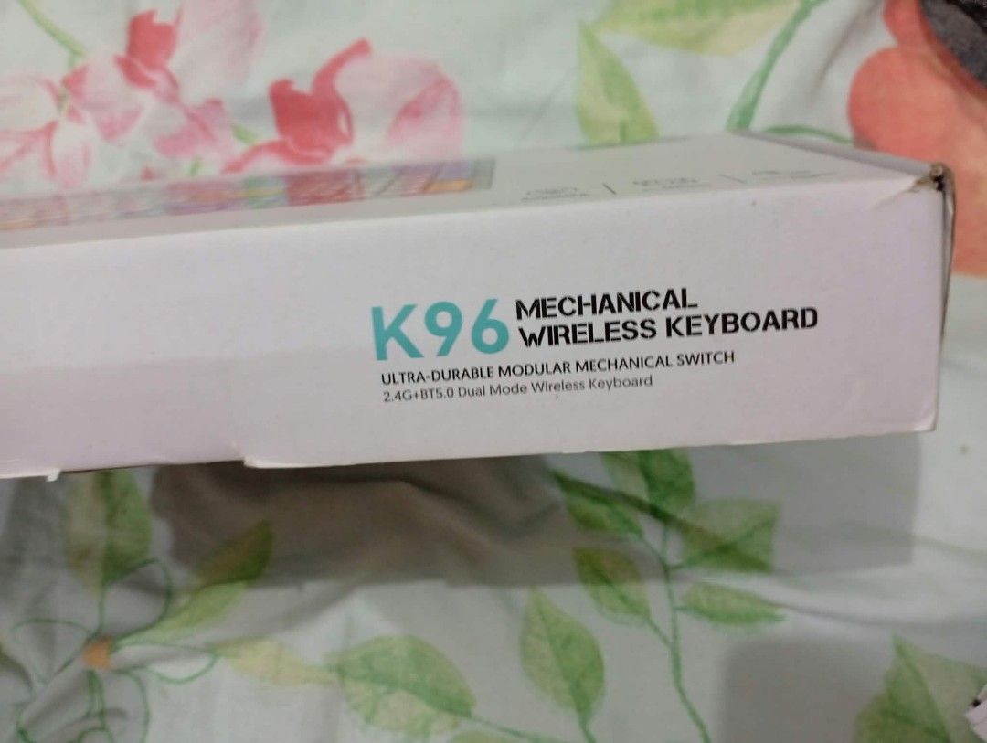 Ziyoulang K96 Mechanical Wireless Keyboard (Category: Computer Keyboard) located in Manila. Submitted by anjiegadgets (Listing ID 1468724536, Image 2). Description: ZiYouLang K96 Mechanical Keyboard Wireless All letter working not rgb bluetooth connection only 2k orig price 800 konalang benta :) Loc Sta quiteria caloocan.