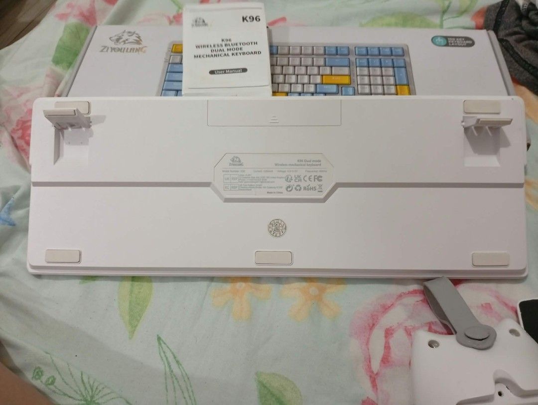 Ziyoulang K96 Mechanical Wireless Keyboard (Category: Computer Keyboard) located in Manila. Submitted by anjiegadgets (Listing ID 1468724536, Image 3). Description: ZiYouLang K96 Mechanical Keyboard Wireless All letter working not rgb bluetooth connection only 2k orig price 800 konalang benta :) Loc Sta quiteria caloocan.