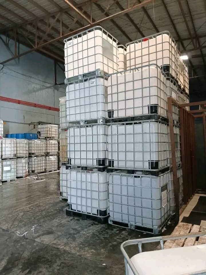 1000L IBC Tote Tank Container Industrial Storage Plastic Drum (Category: Construction & Building Materials) located in Davao. Submitted by oddmountain.160a9c (Listing ID 1468968804, Image 1). Description: - Capacity: 1000 liters, ideal for industrial, agricultural, or water collection use - Dimensions: 1200mm (L) x 1000mm (W) x 1150mm (H) - Build: Heavy-duty construction with a protective metal cage and sturdy wooden or plastic pallet base - Feat