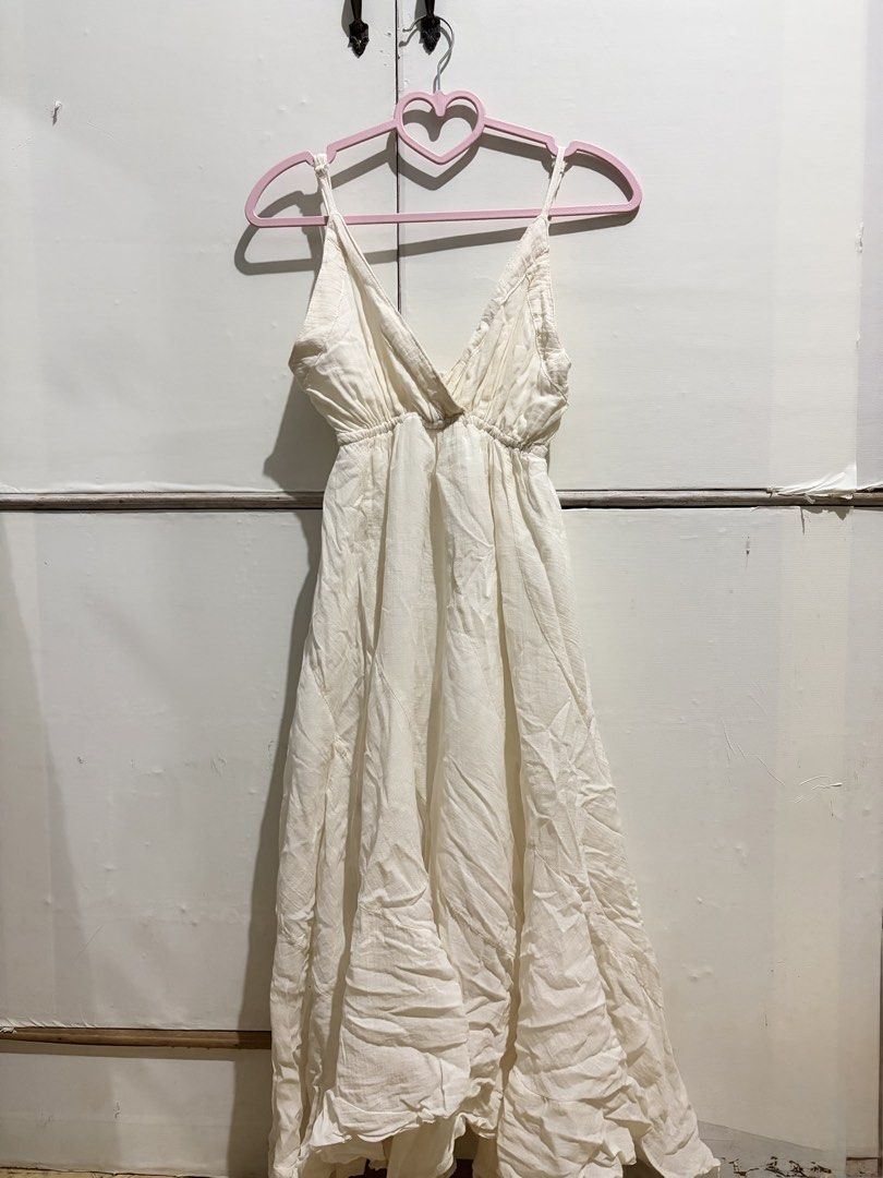 100% Cotton Flowy Asymmetrical Halter Dress (Category: Dresses) located in Pilar. Submitted by vixenlaced (Listing ID 1468977598, Image 1). Description: xs-semi m.