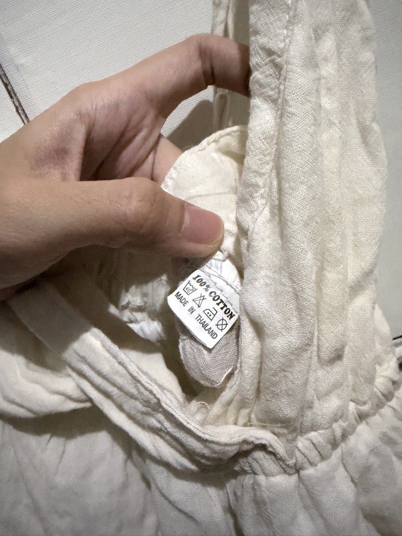 100% Cotton Flowy Asymmetrical Halter Dress (Category: Dresses) located in Pilar. Submitted by vixenlaced (Listing ID 1468977598, Image 3). Description: xs-semi m.