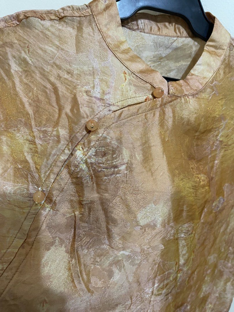 100% Mulberry Silk Cheongsam Blouse (Category: Blouses) located in San Jacinto. Submitted by lovedbylou.ph (Listing ID 1469088279, Image 2). Description: •best fits medium.
